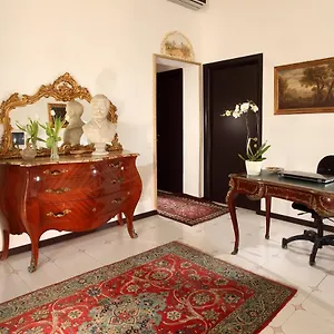 Pensionat Central, Rom
